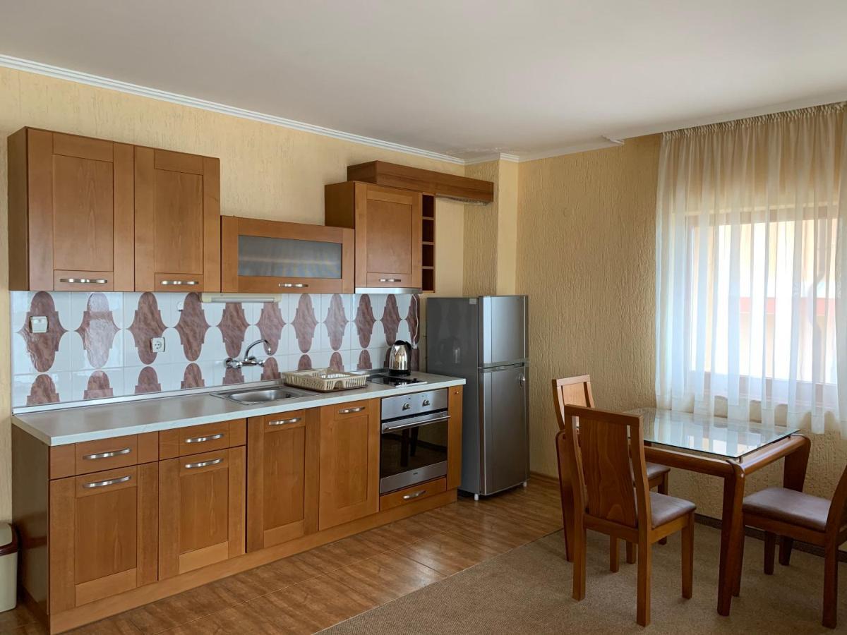 Elizabeth Beach Apartments Nesebar Esterno foto