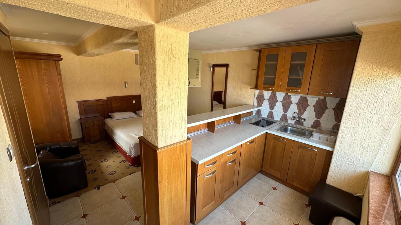 Elizabeth Beach Apartments Nesebar Esterno foto